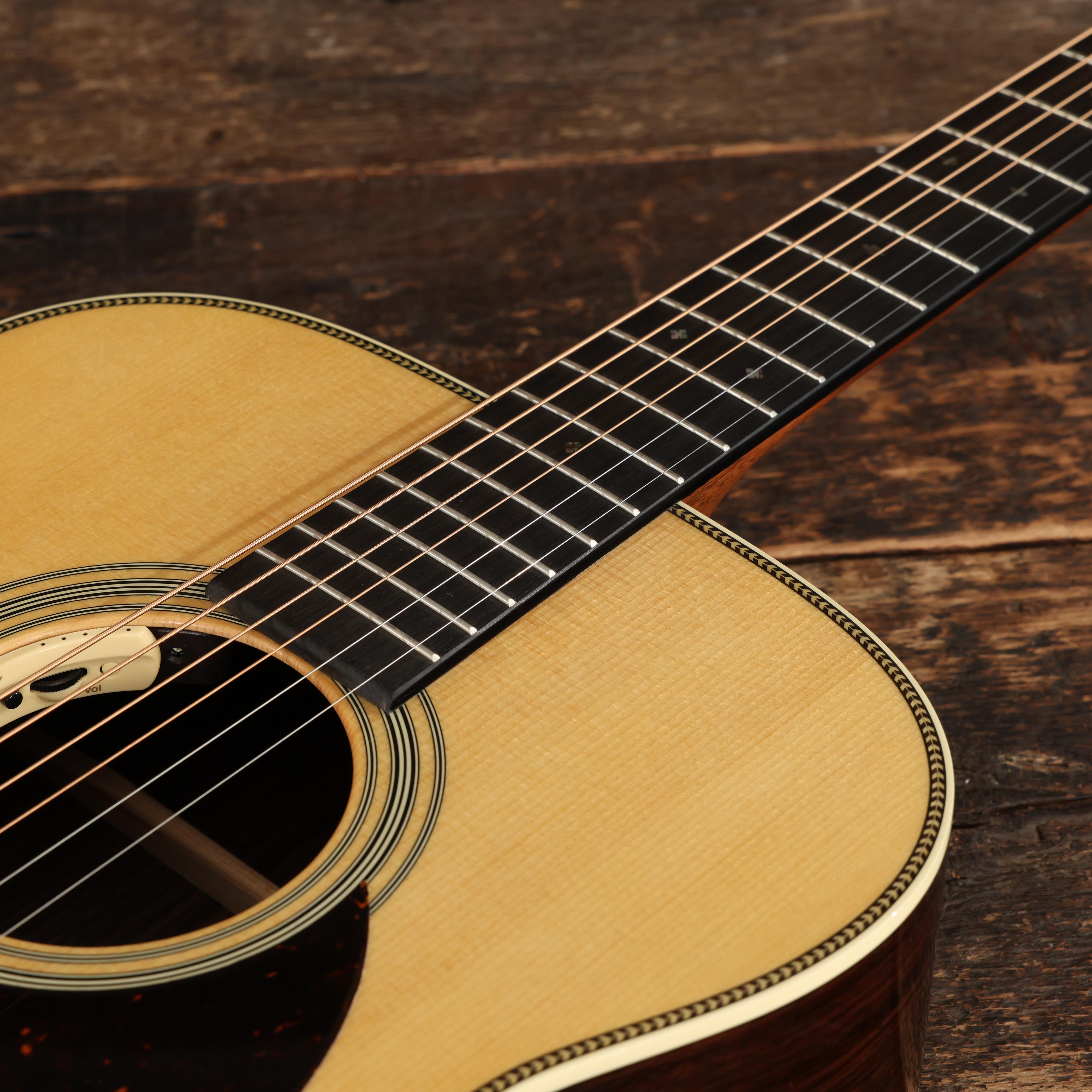 Martin OM-28E Standard Series Electro Acoustic Guitar with LR